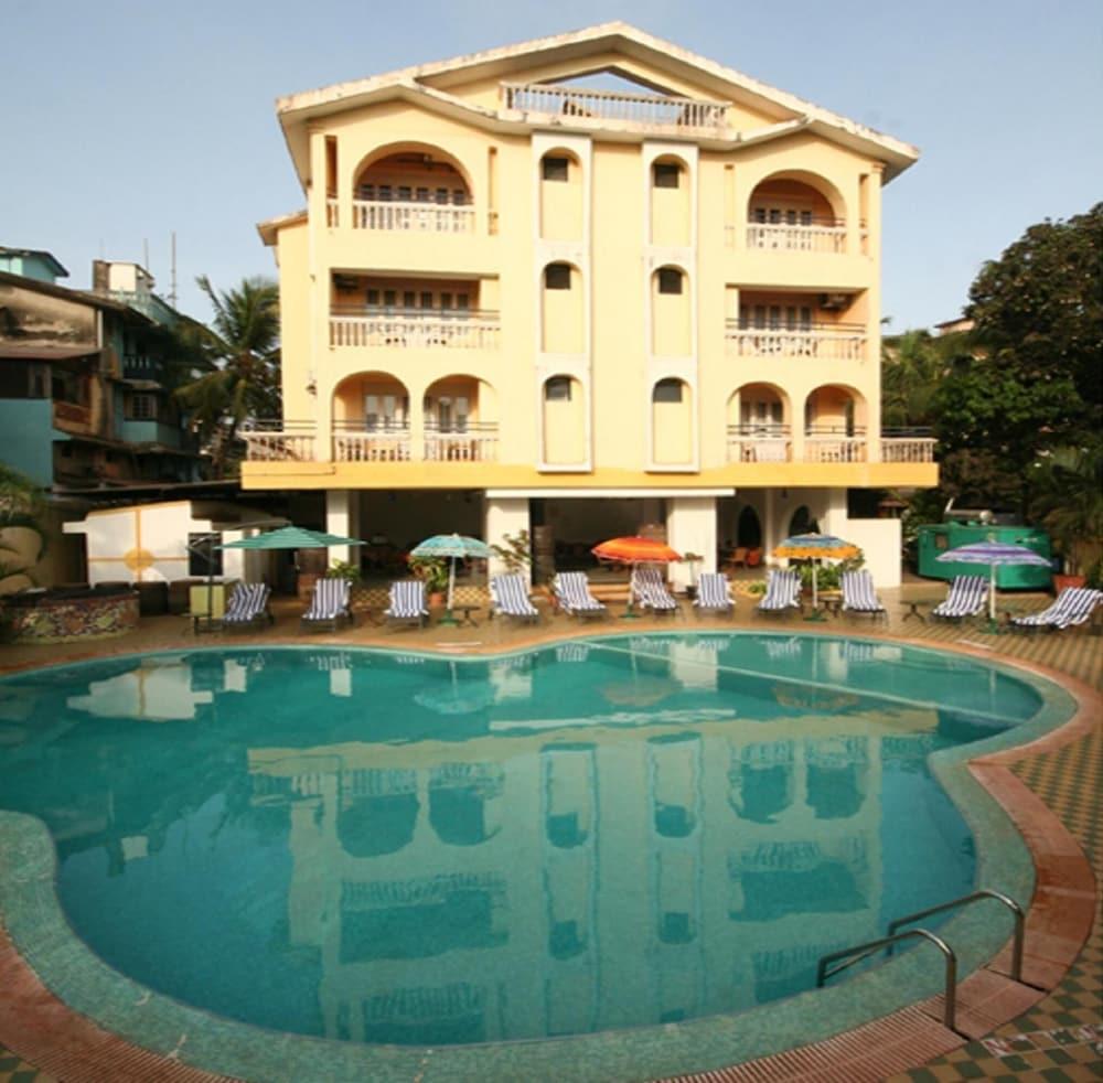 Lambana Resort Калангут Экстерьер фото