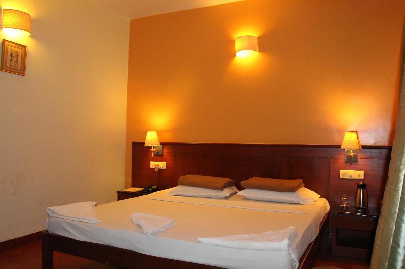 Lambana Resort Калангут Экстерьер фото